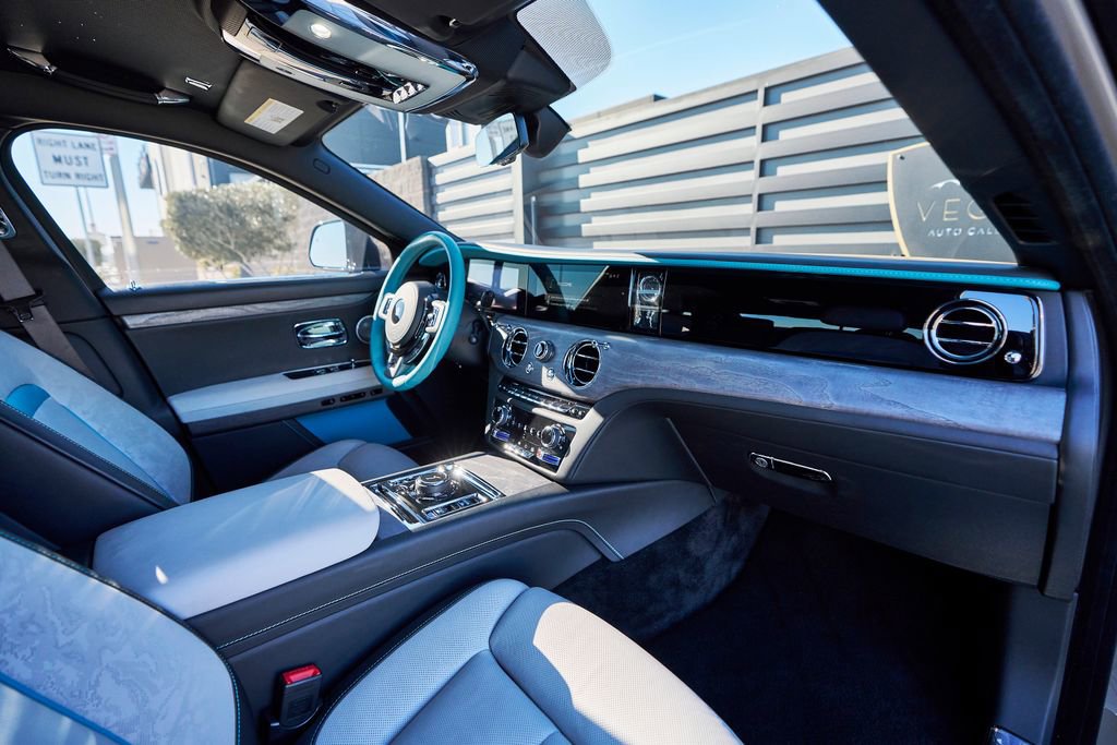 Used 2025 Rolls-Royce Ghost AWD/4WD image 45