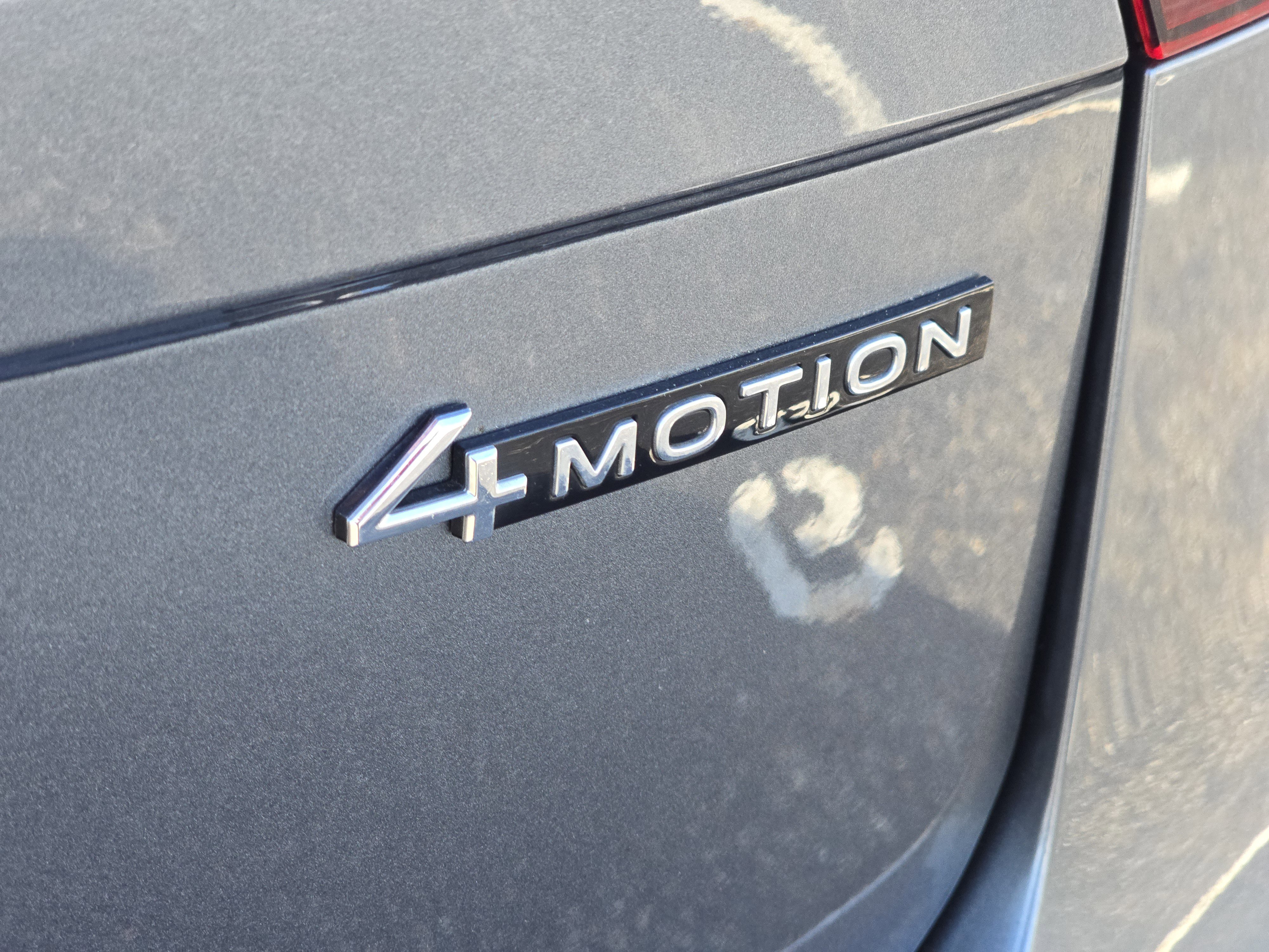 Certified 2023 Volkswagen Tiguan SEL R-Line AWD/4WD image 16