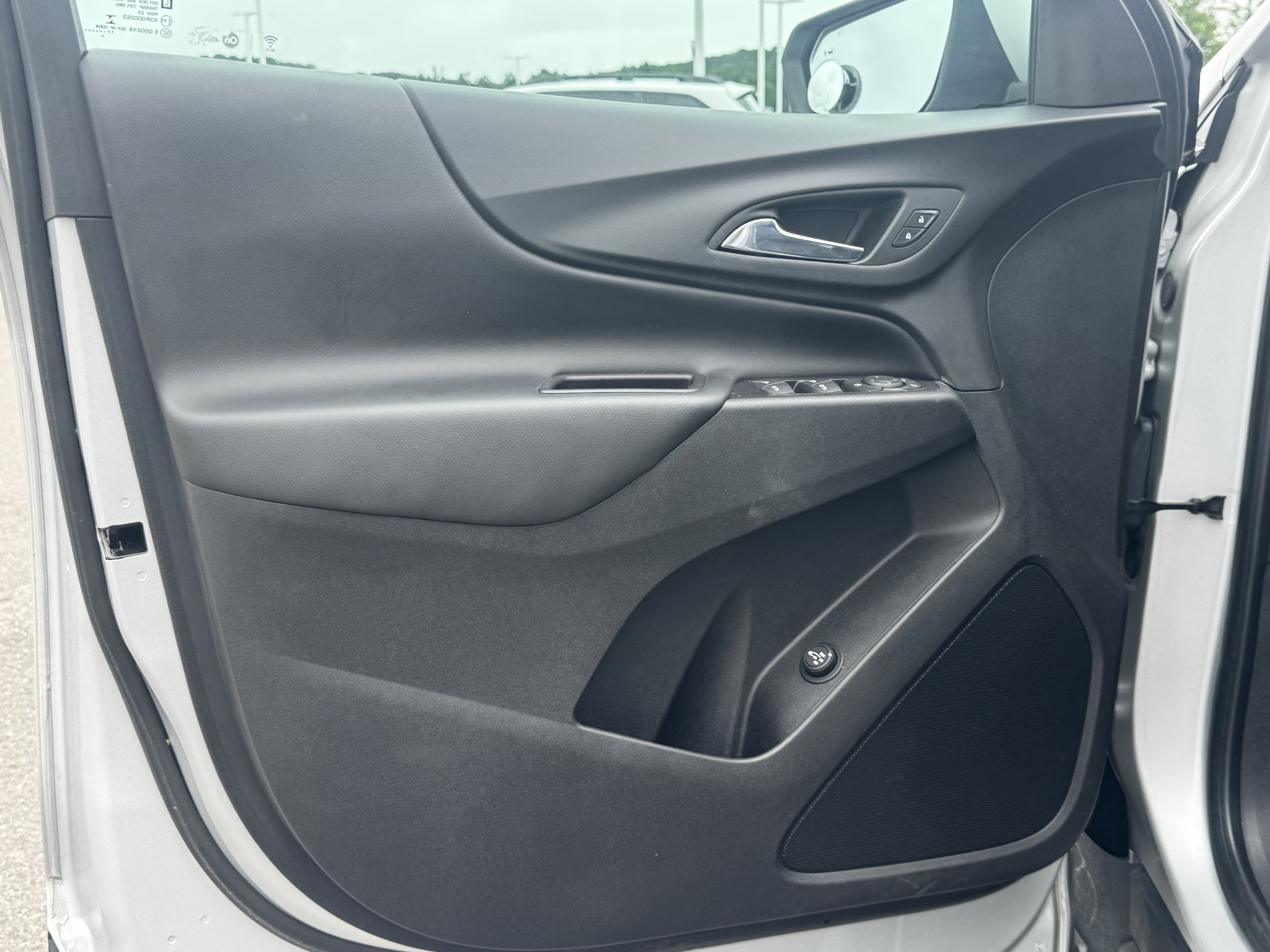 Used 2018 Chevrolet Equinox LT AWD/4WD image 15