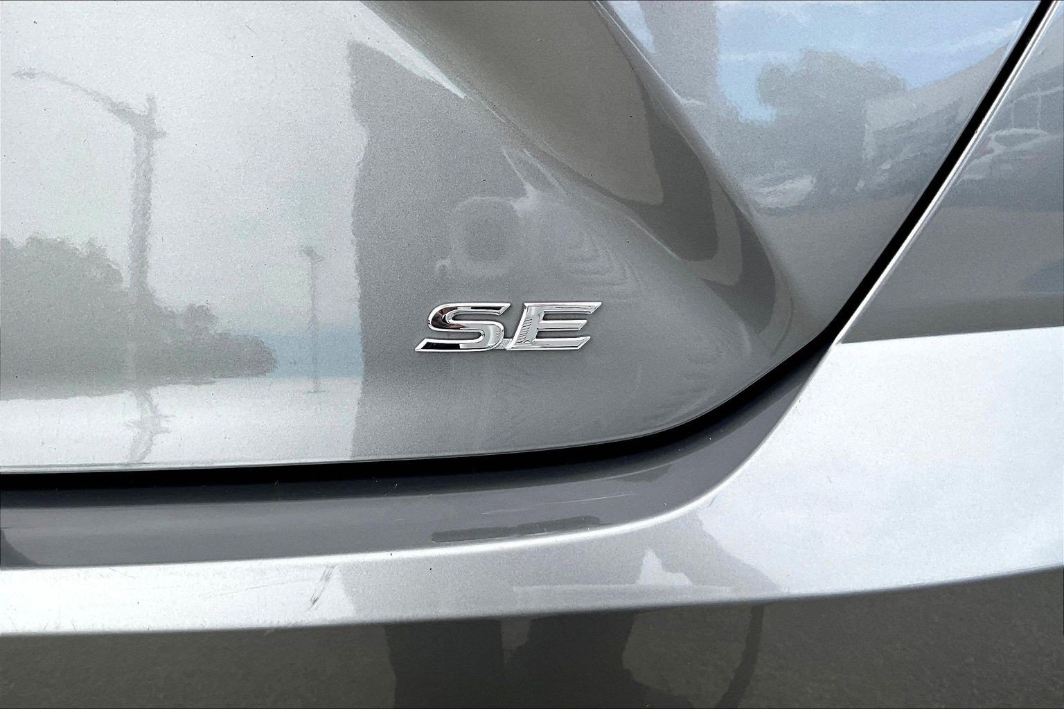 Used 2025 Toyota Camry SE FWD image 31