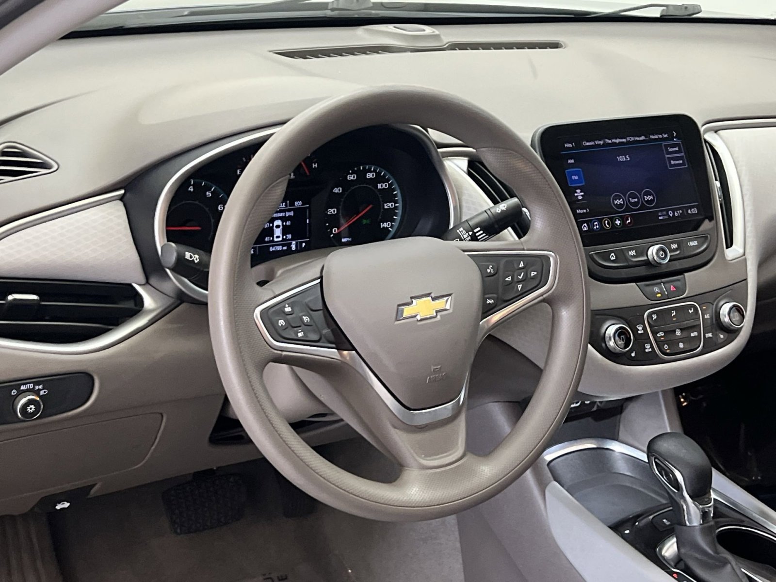 Used 2022 Chevrolet Malibu LT FWD image 15