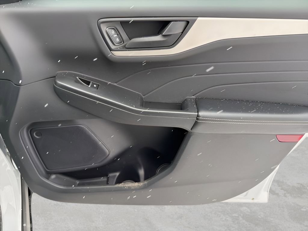 Used 2022 Ford Escape SE image 10