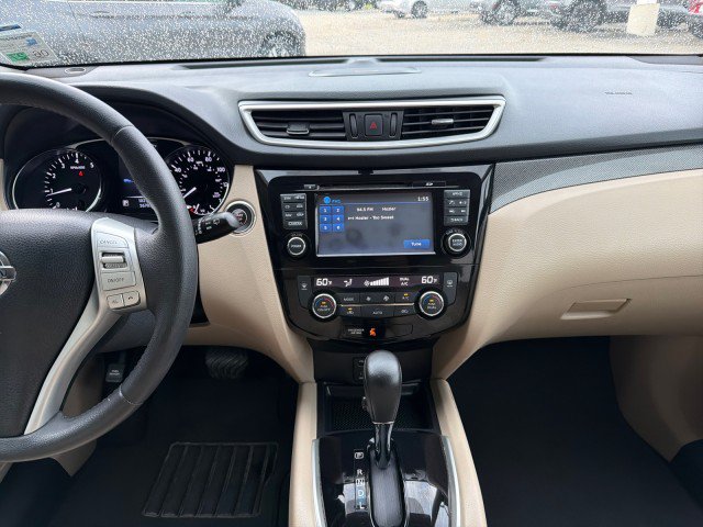 Used 2016 Nissan Rogue SL w/ SL Premium Package FWD image 17