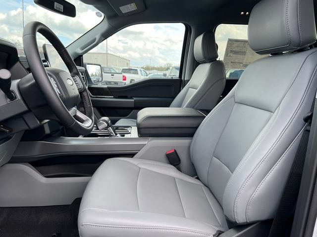 New 2025 Ford F150 Lightning Flash AWD/4WD image 4
