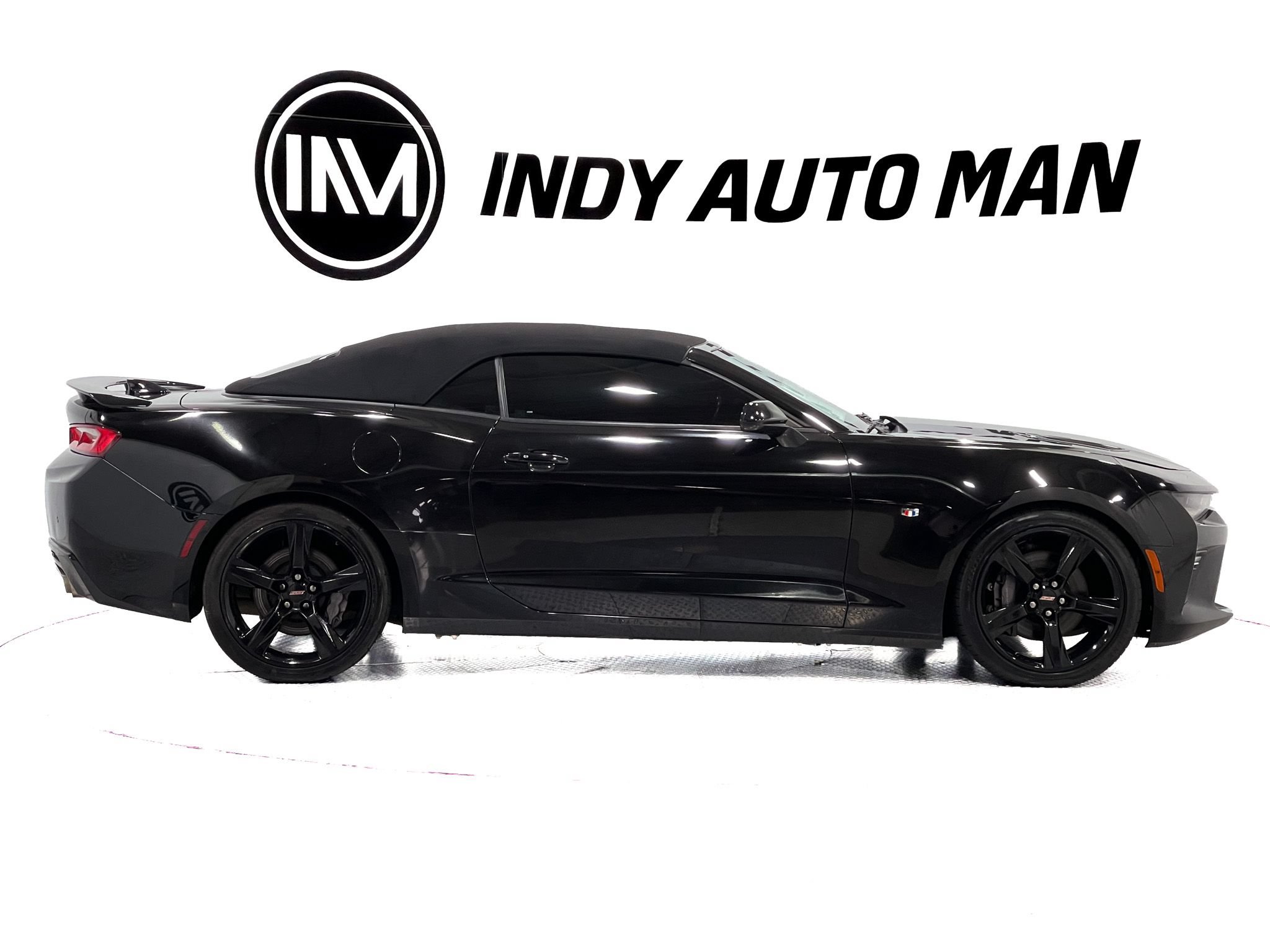 Used 2018 Chevrolet Camaro SS RWD image 3
