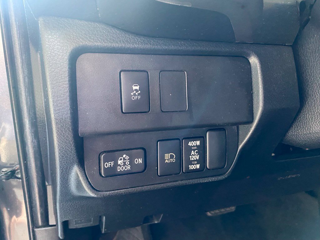Used 2021 Toyota Tacoma TRD Off-Road w/ Technology Package AWD/4WD image 17