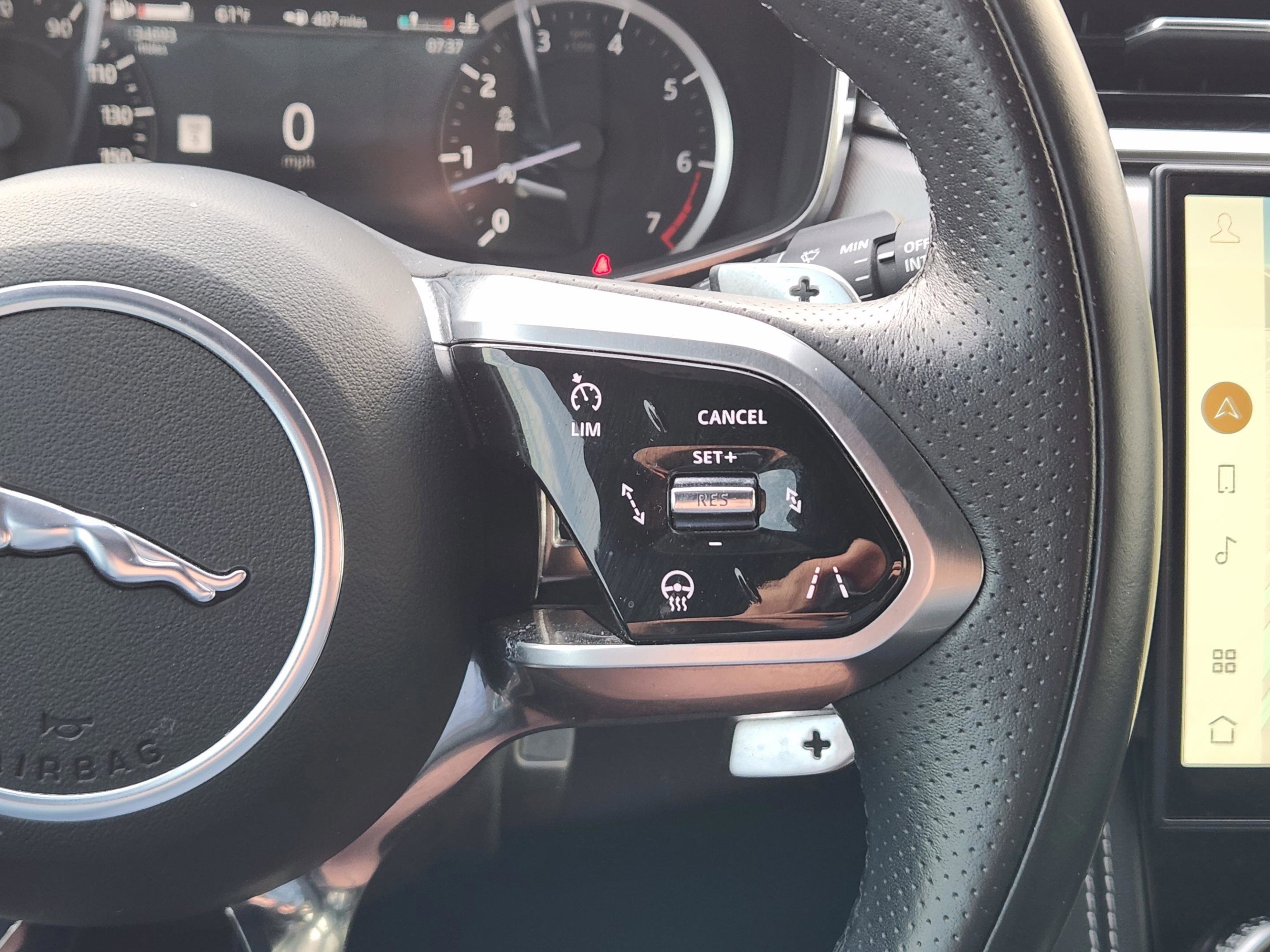 Certified 2023 Jaguar F-PACE R-Dynamic S AWD/4WD image 27