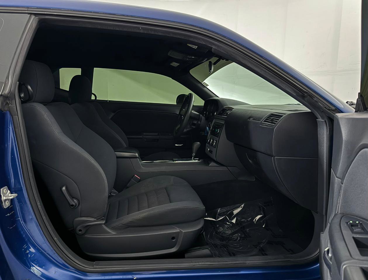 Used 2010 Dodge Challenger SE image 22
