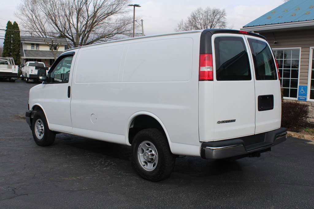 Used 2019 Chevrolet Express 2500 w/ Driver Convenience Package image 3