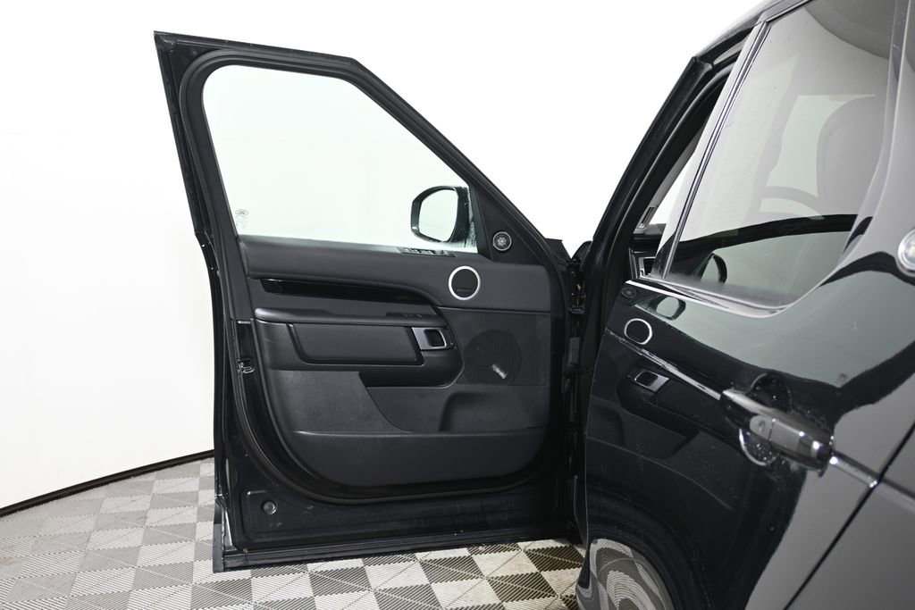 Used 2024 Land Rover Discovery S AWD/4WD image 27