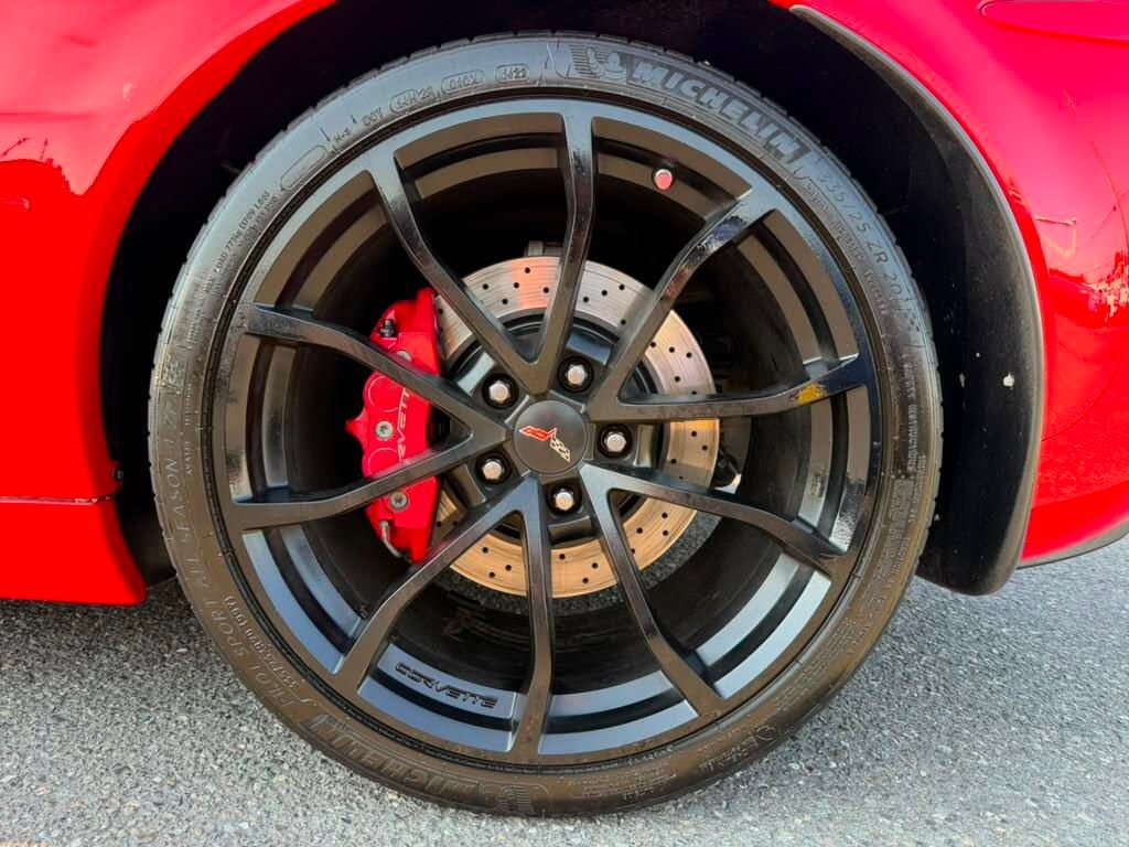Used 2013 Chevrolet Corvette Z06 RWD image 16