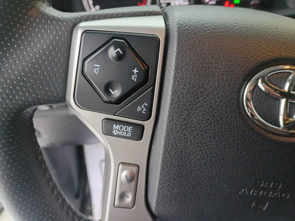 Used 2020 Toyota 4Runner 4WD image 33