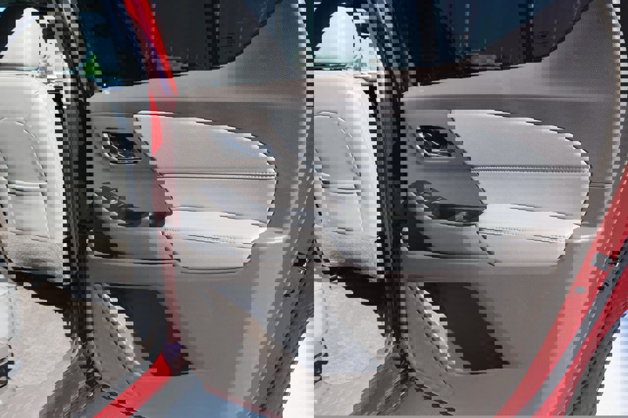 Used 2019 Chevrolet Traverse LT w/ LT Premium Package image 22