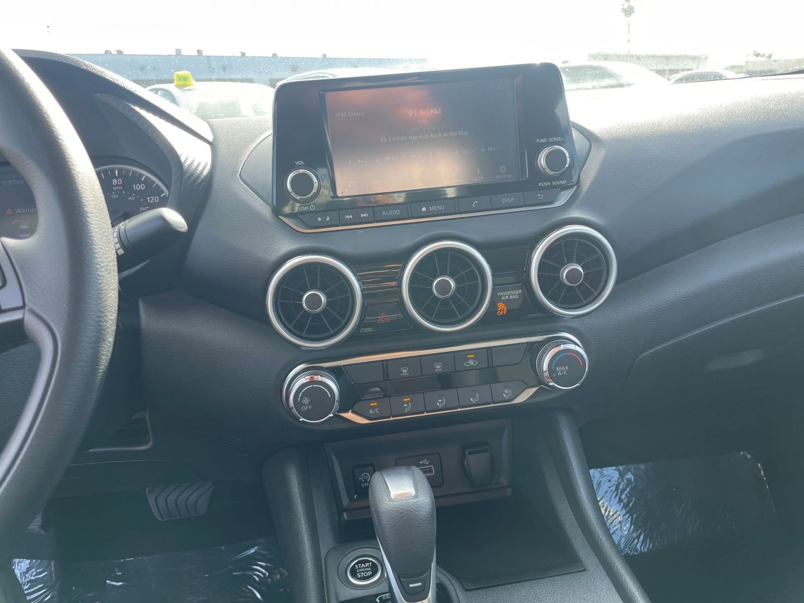 Used 2025 Nissan Sentra S image 17