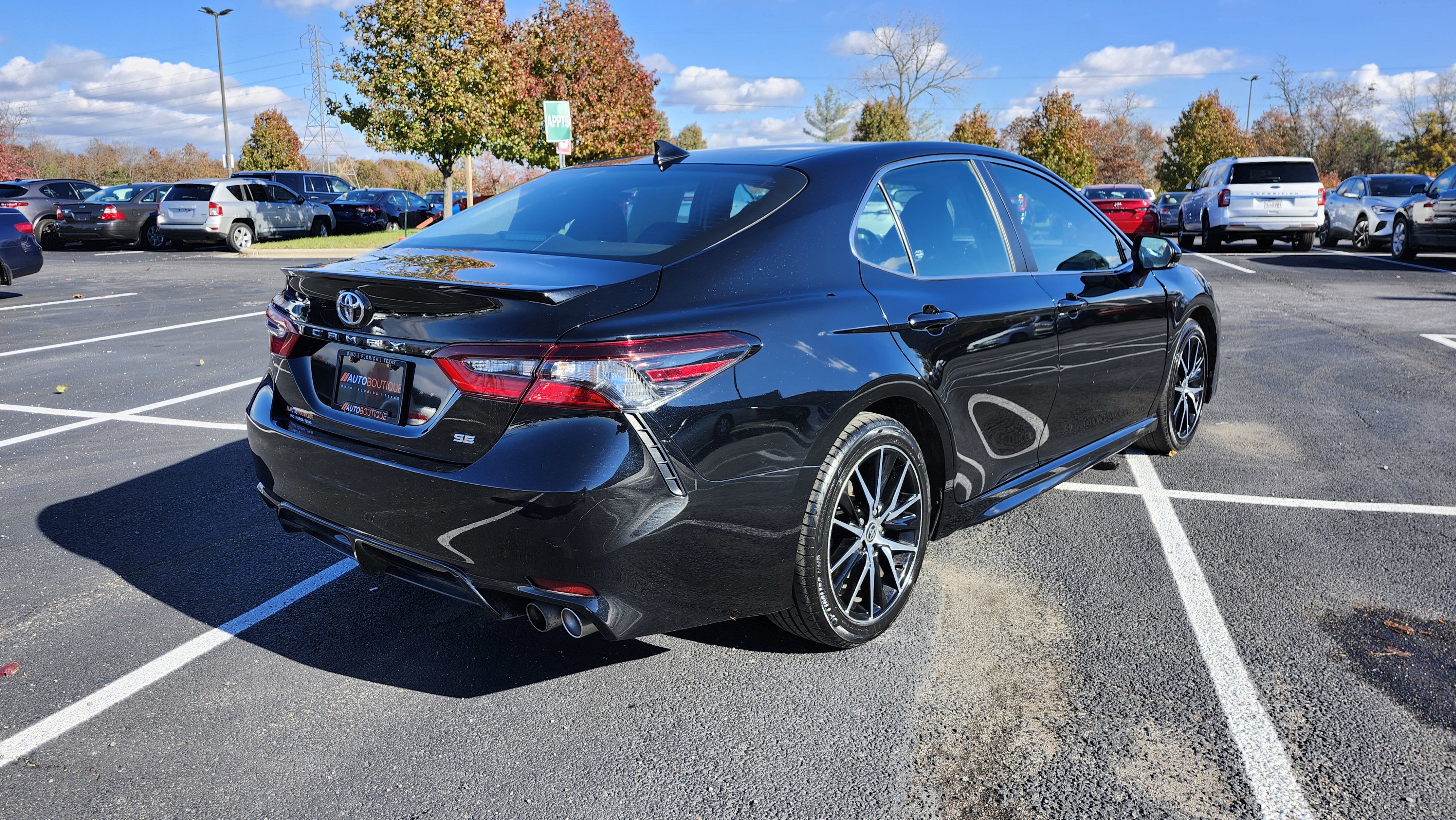 Used 2023 Toyota Camry SE image 13