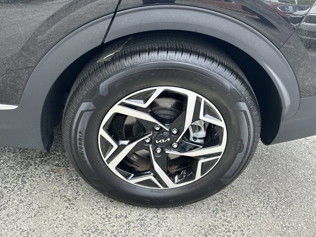 Certified 2025 Kia Sportage LX image 24