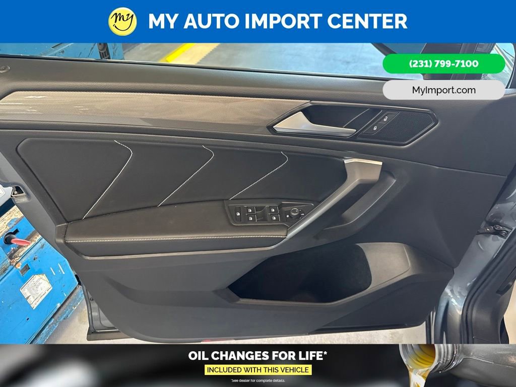 Used 2023 Volkswagen Tiguan SE w/ Panoramic Sunroof Package AWD/4WD image 5