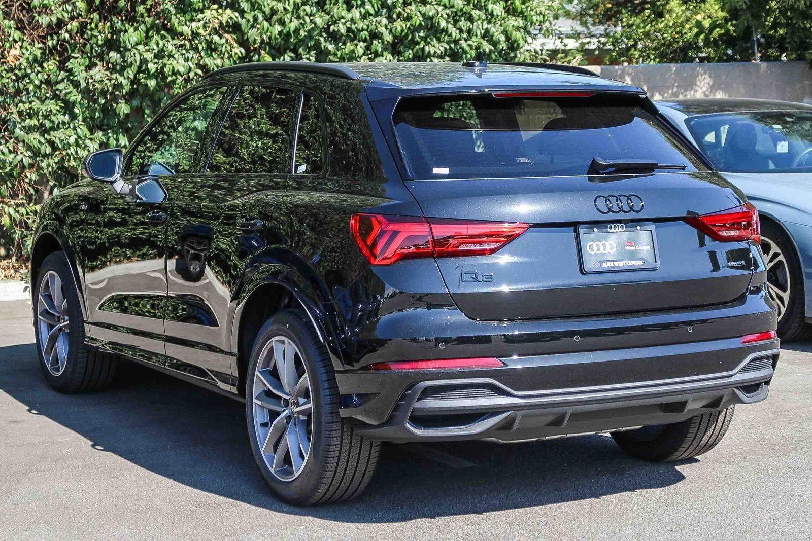 Used 2025 Audi Q3 2.0T Premium w/ Convenience Package AWD/4WD image 6