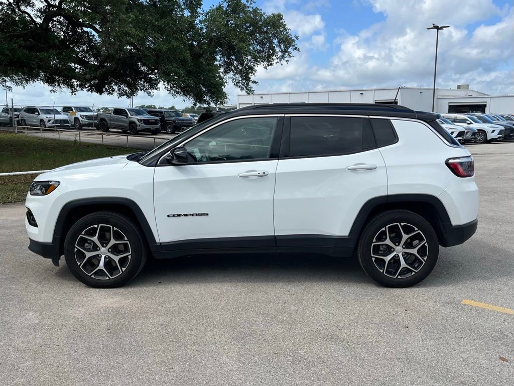 Used 2024 Jeep Compass Limited AWD/4WD image 8