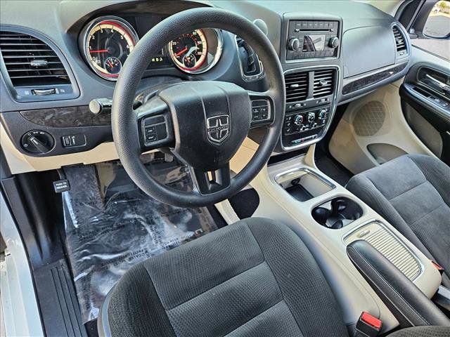 Used 2016 Dodge Grand Caravan SXT image 10