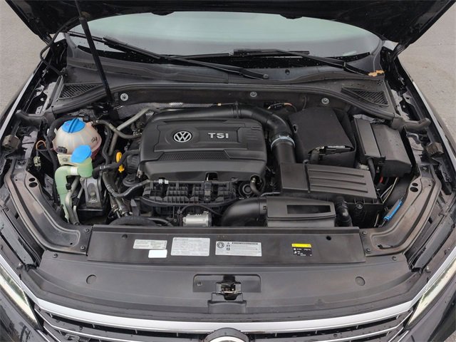 Used 2017 Volkswagen Passat 1.8T R-Line image 25