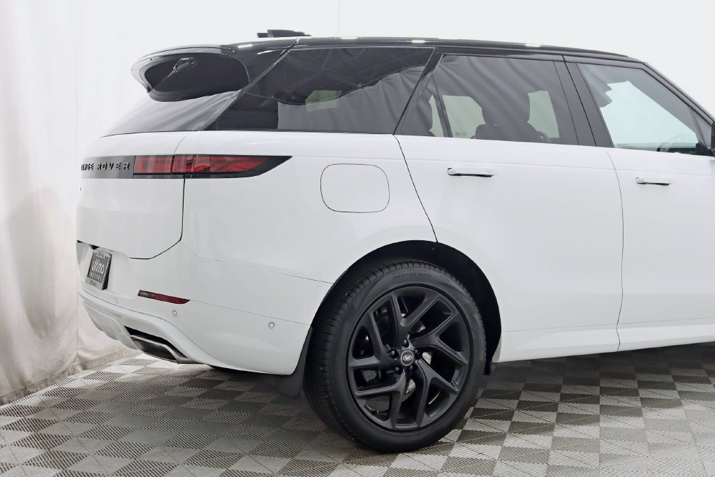 Used 2025 Land Rover Range Rover Sport Dynamic SE AWD/4WD image 10
