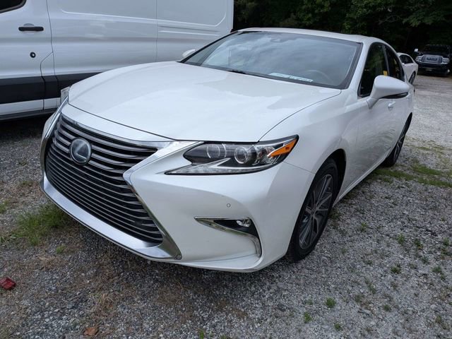 Used 2016 Lexus ES 300h w/ Luxury Package w/Wood Trim FWD image 3