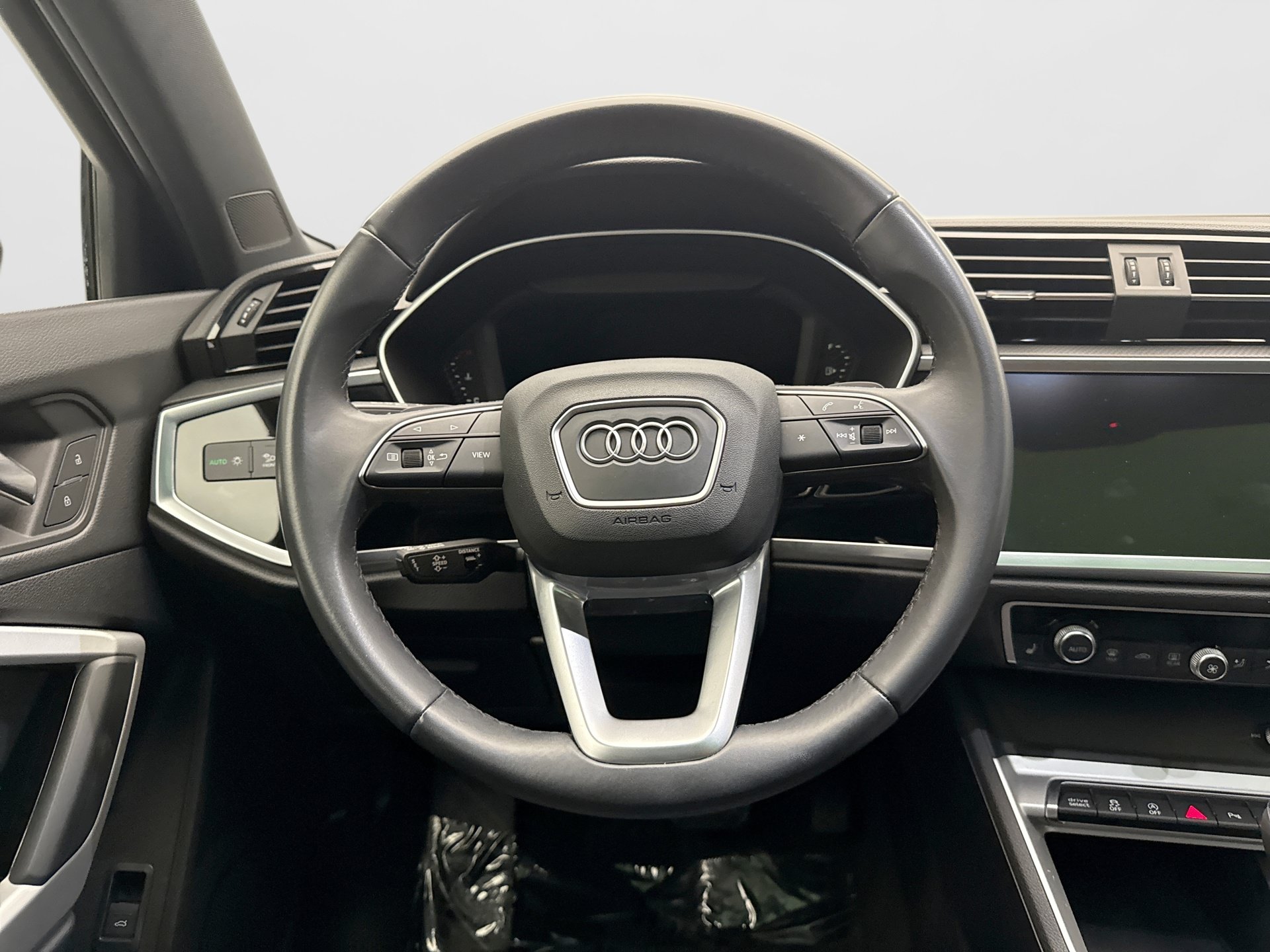 Used 2025 Audi Q3 2.0T Premium AWD/4WD image 12