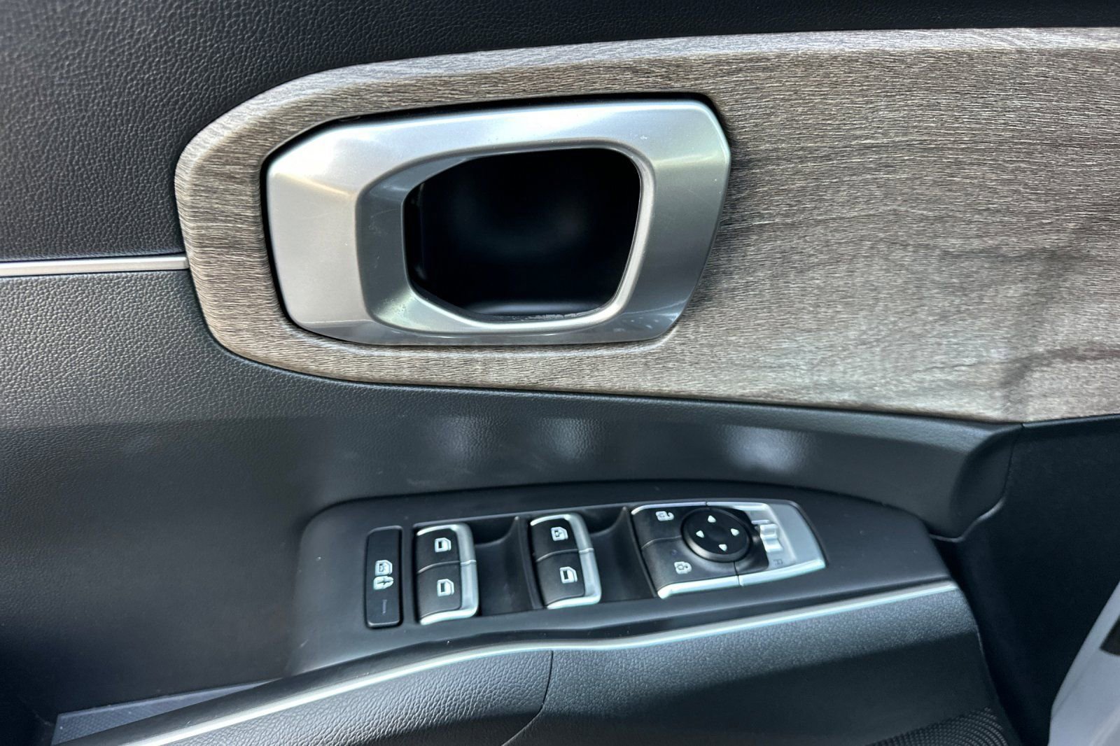 Used 2022 Kia Sorento S image 10