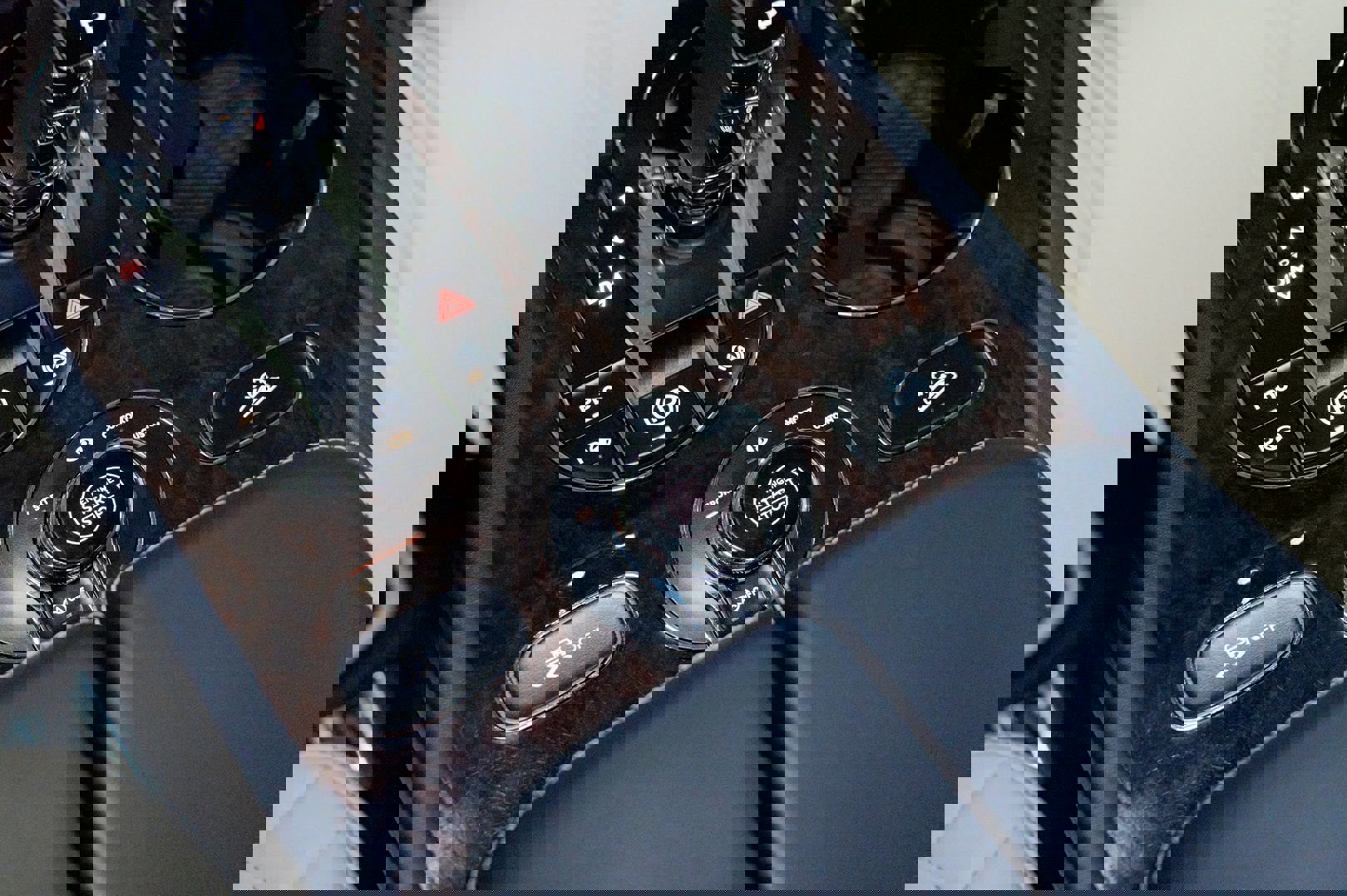 Used 2020 Bentley Bentayga V8 image 61