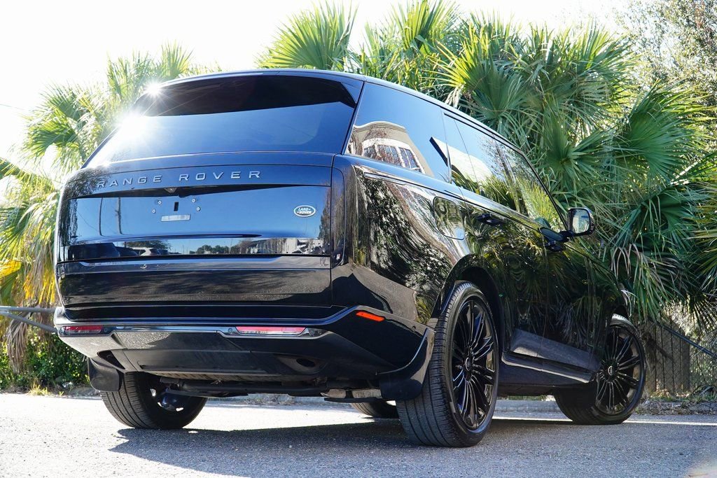 Used 2023 Land Rover Range Rover SE image 6