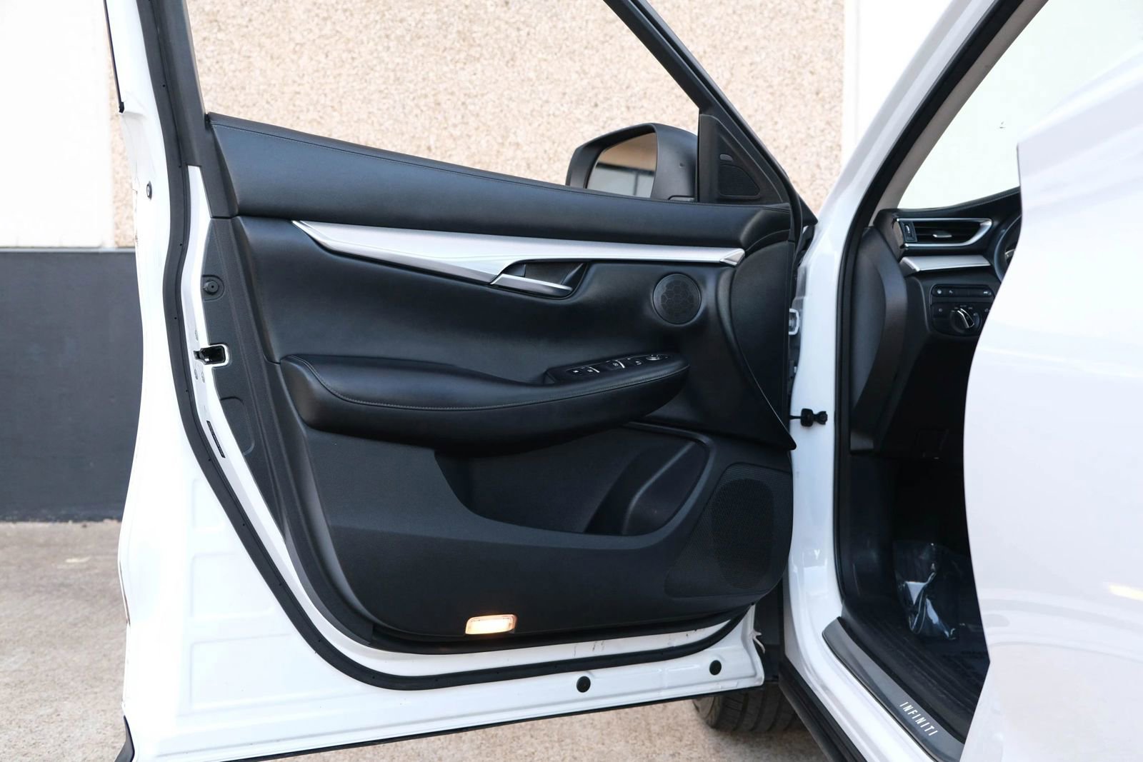 Used 2021 INFINITI QX50 Luxe image 19