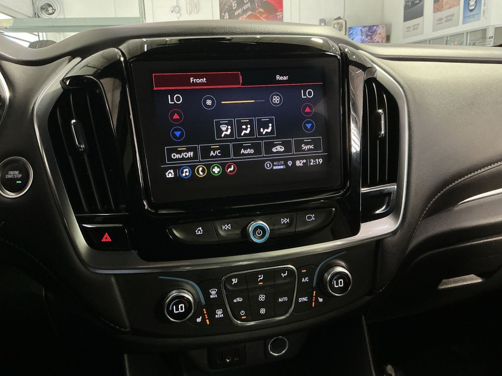Used 2023 Chevrolet Traverse LT FWD image 22