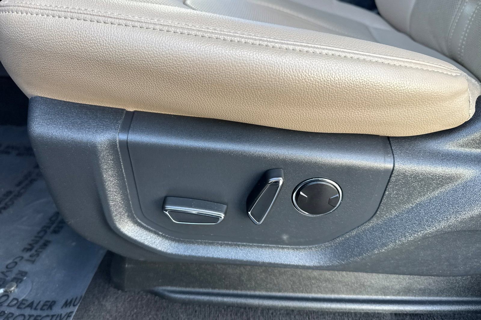 Used 2024 Ford Expedition Limited image 14