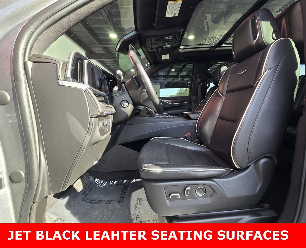 Used 2021 Cadillac Escalade Premium Luxury image 4