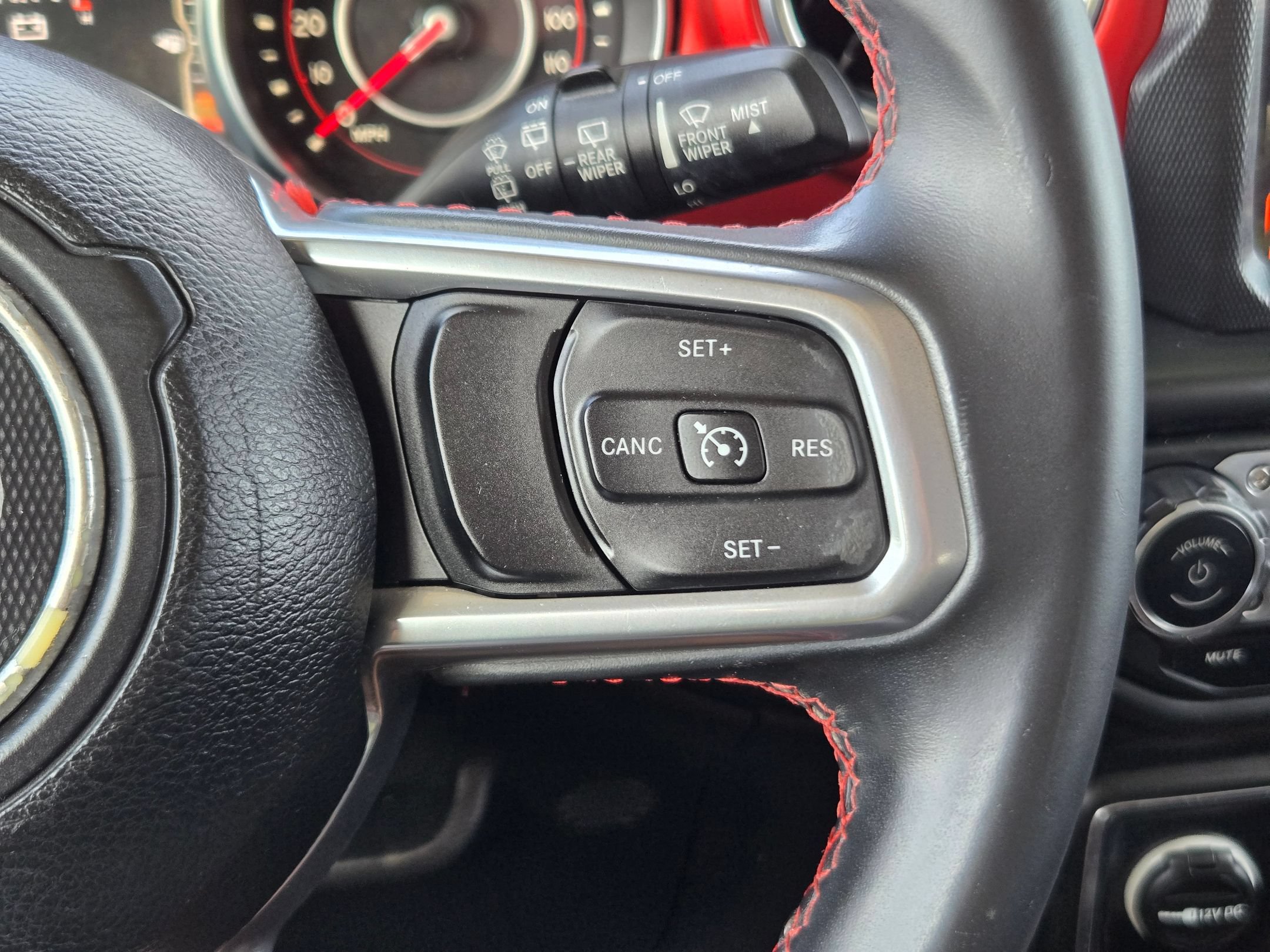 Used 2018 Jeep Wrangler Unlimited Rubicon AWD/4WD image 13