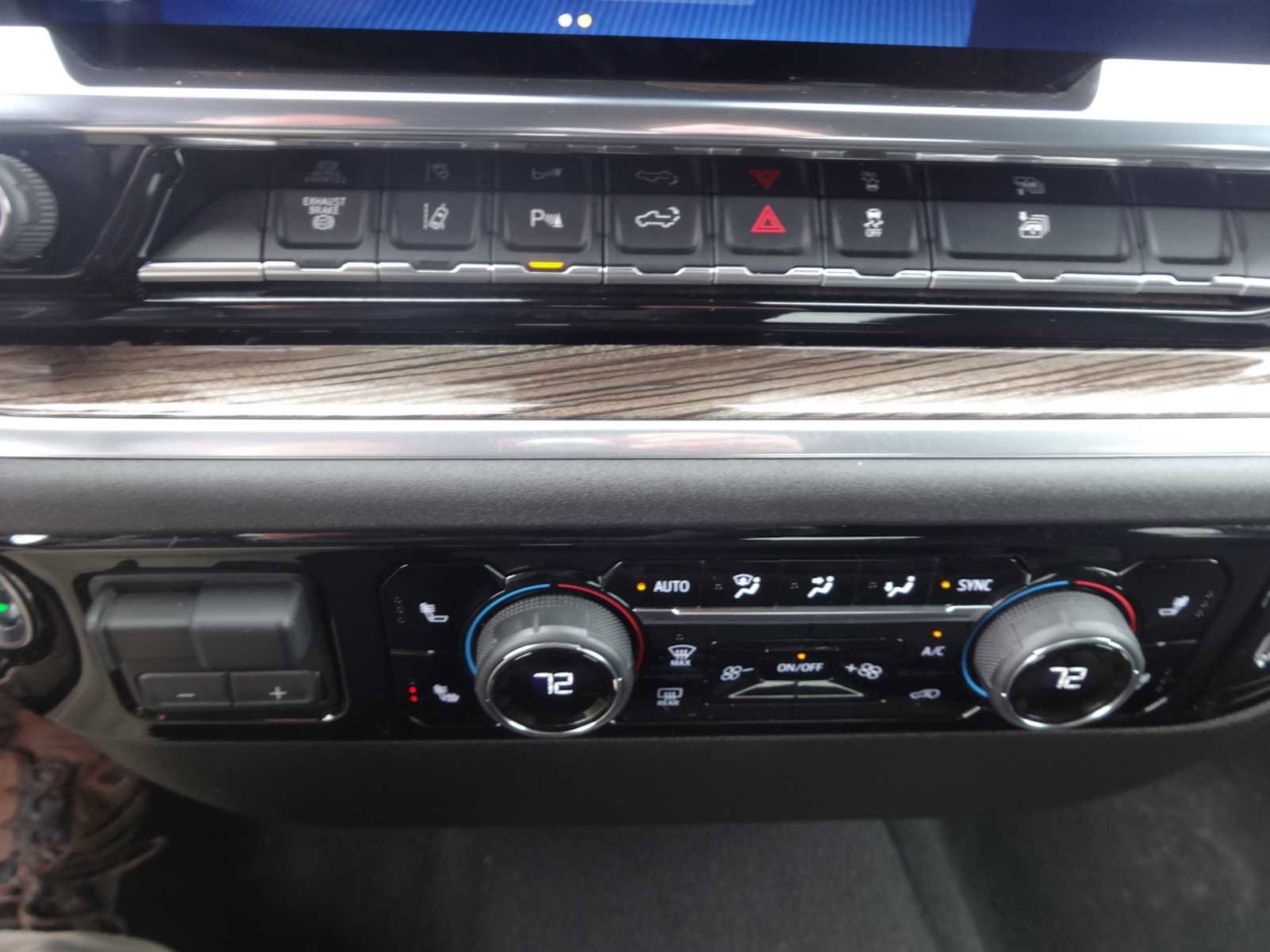 Used 2025 Chevrolet Silverado 3500 LT w/ Safety Package image 26