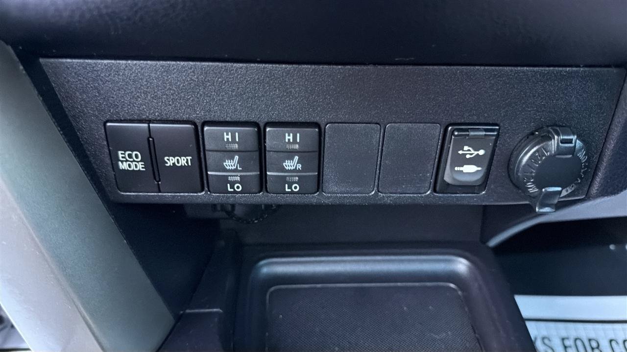 Used 2015 Toyota RAV4 Limited AWD/4WD image 28