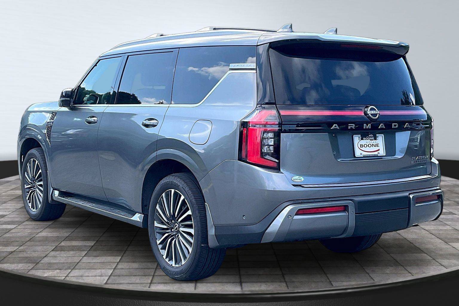Certified 2025 Nissan Armada Platinum Reserve AWD/4WD image 3