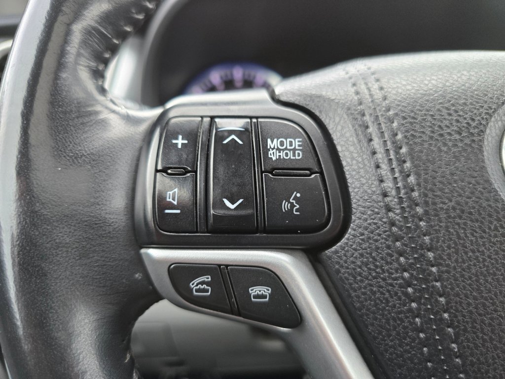 Used 2015 Toyota Highlander Limited AWD/4WD image 6