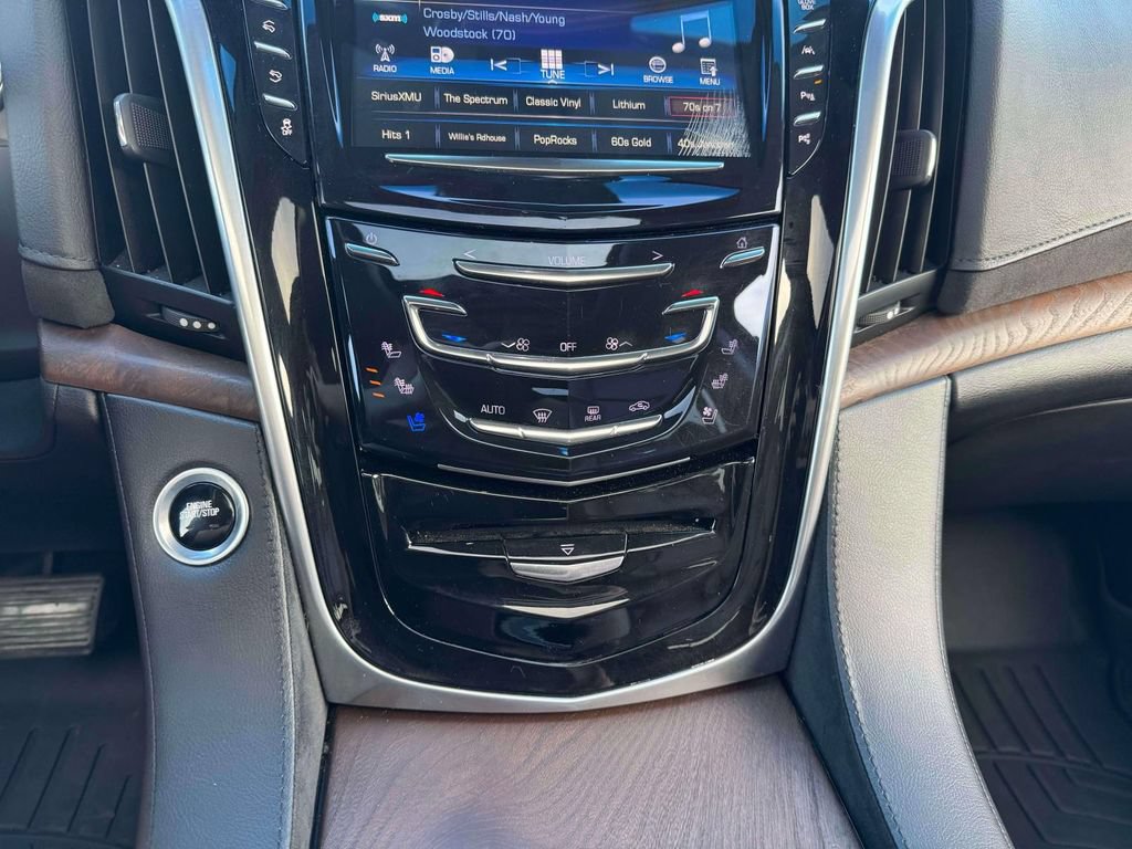 Used 2018 Cadillac Escalade Premium Luxury AWD/4WD image 32