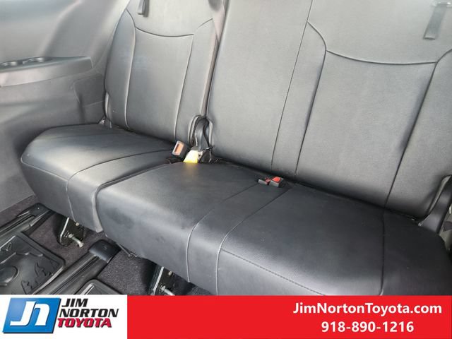Used 2025 Toyota Sienna XLE Woodland Edition AWD/4WD image 31