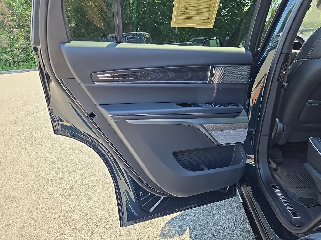 Used 2026 Cadillac Vistiq Platinum AWD/4WD image 46