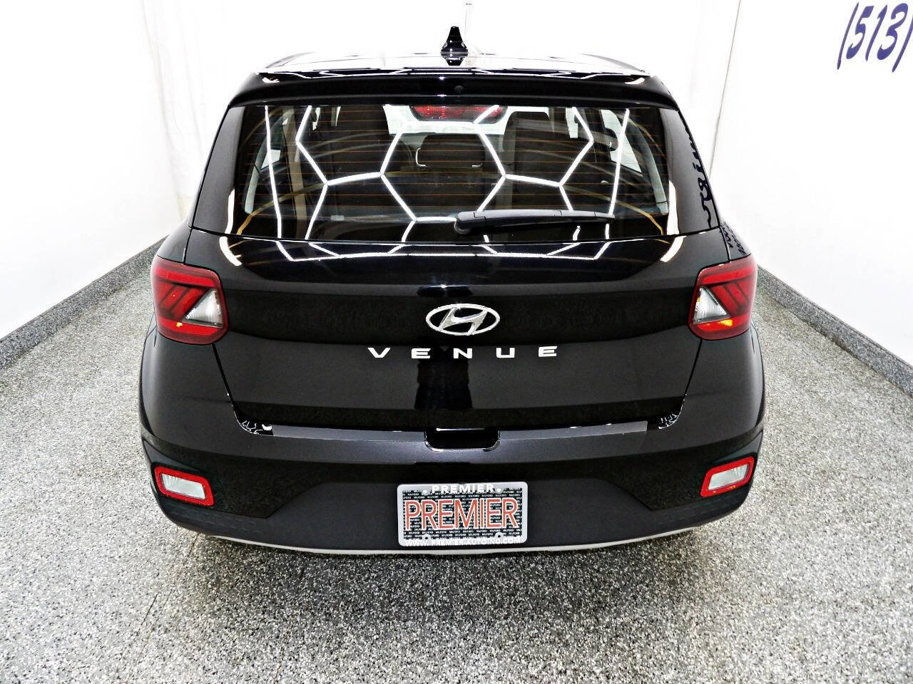 Used 2021 Hyundai Venue SE w/ Cargo Package image 5