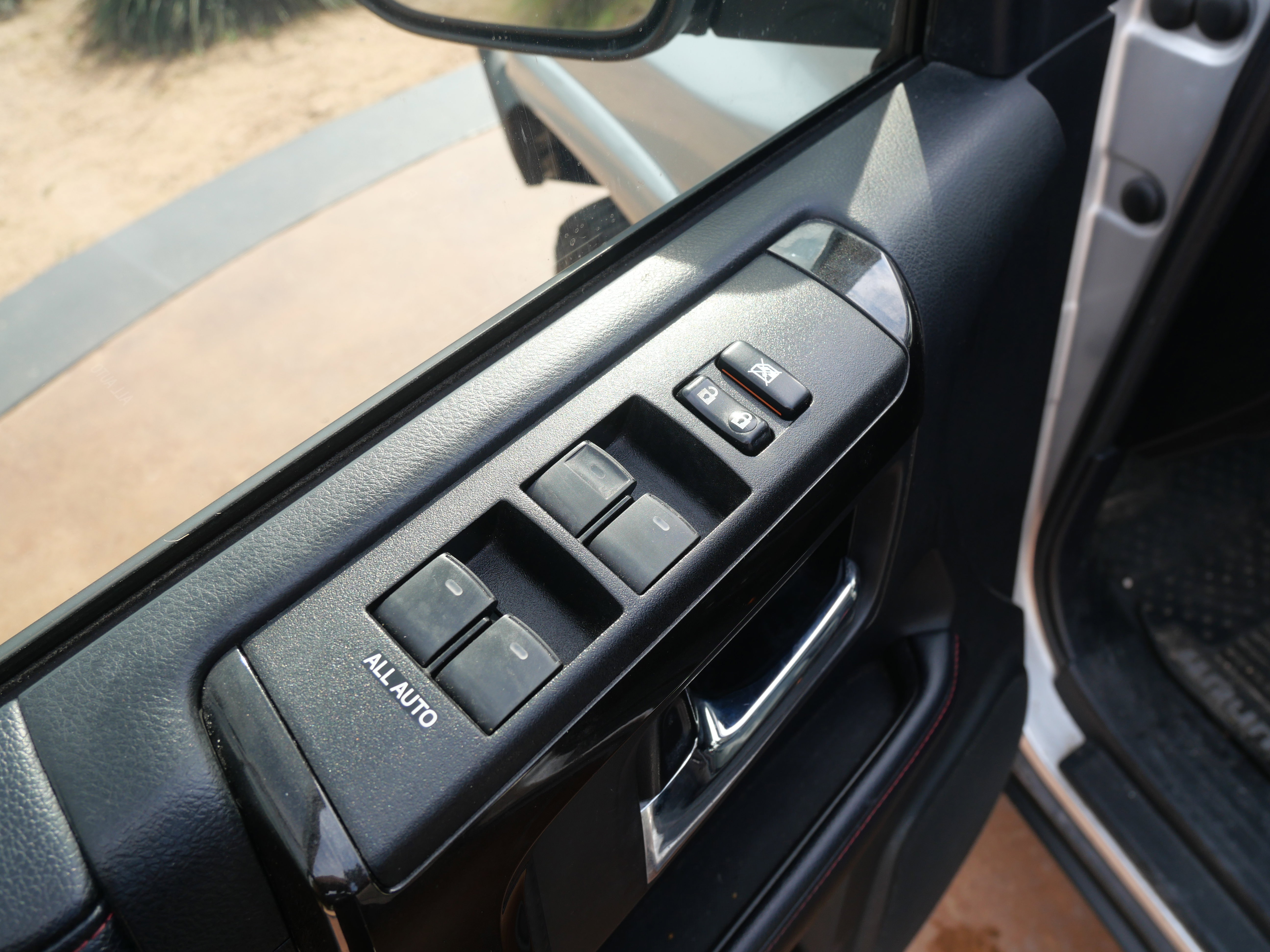 Used 2019 Toyota 4Runner TRD Off-Road Premium image 8