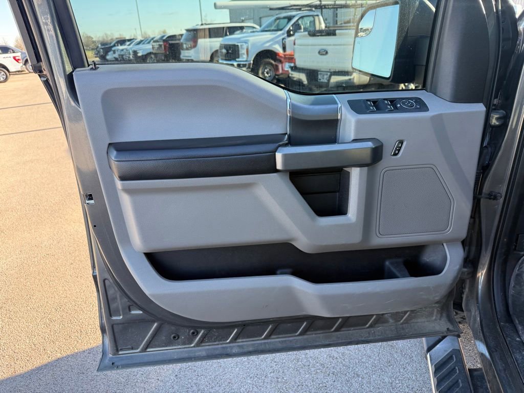 Used 2016 Ford F150 XLT w/ Equipment Group 302A Luxury image 6