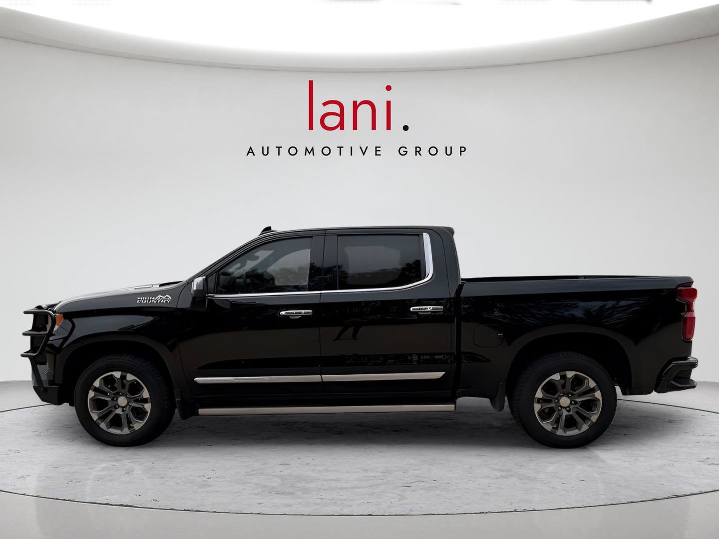 Used 2023 Chevrolet Silverado 1500 High Country w/ Technology Package AWD/4WD image 39