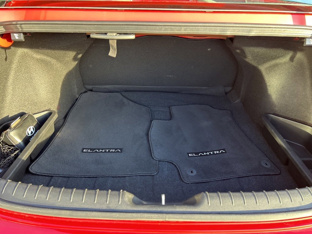 Certified 2021 Hyundai Elantra SEL w/ Convenience Package image 12