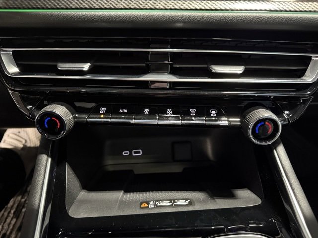 New 2026 Chevrolet Traverse High Country w/ LPO, Floor Liner Package image 25