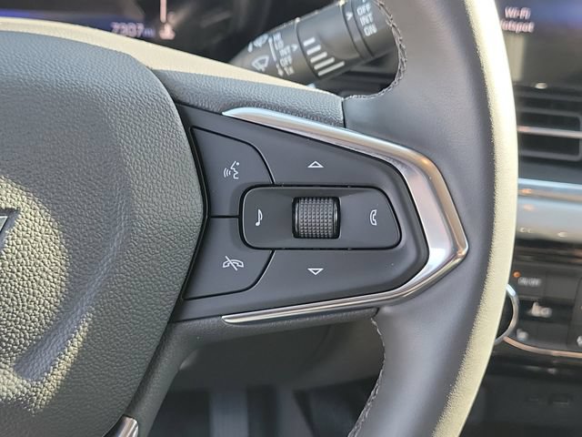 Certified 2025 Chevrolet Trax LT w/ Driver Confidence Package FWD image 27